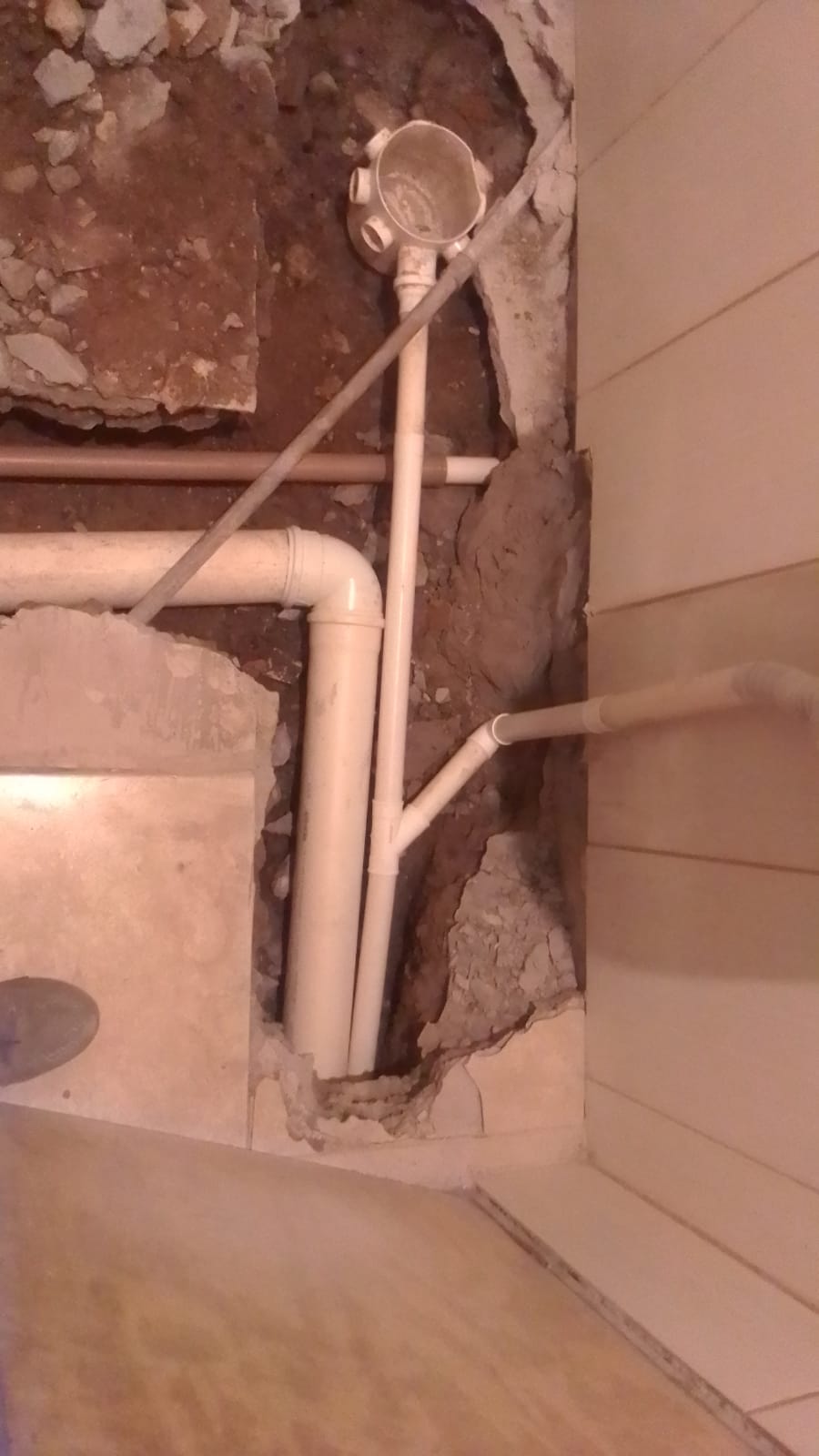 Instalação hidráulica com tubulação em parede